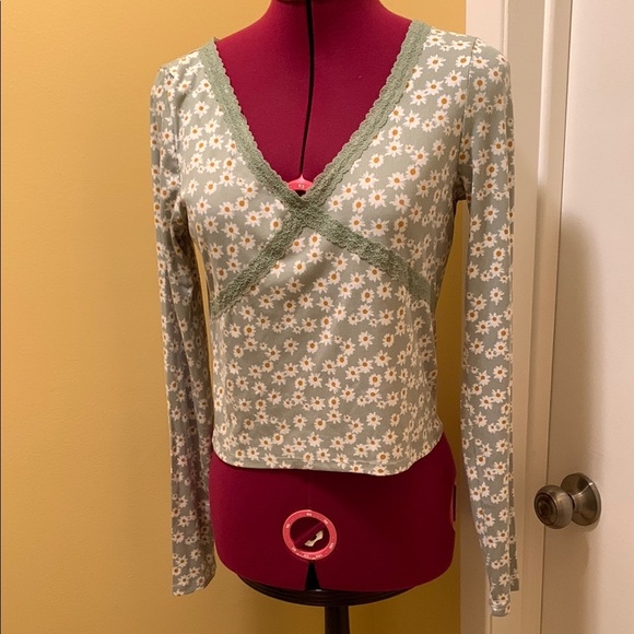 Bluenotes Floral V-Neck Long Sleeve Top - Green - Picture 1 of 12
